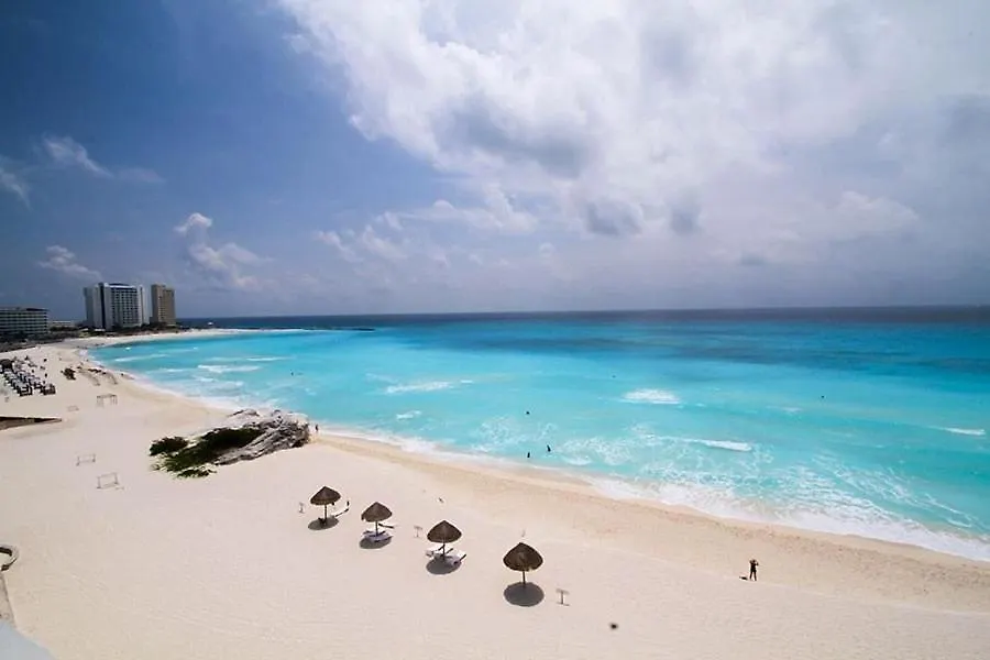 Beautiful Beach Front Pent House In Cancun!!! 0*,