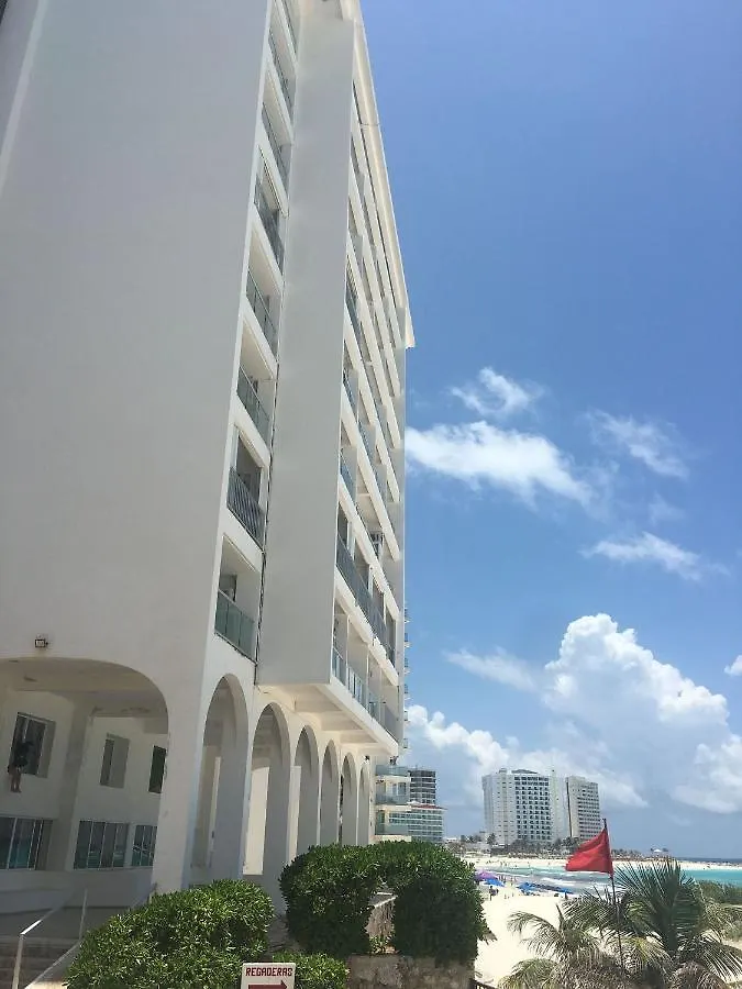 Beautiful Beach Front Pent House In Cancun!!! Lägenhet