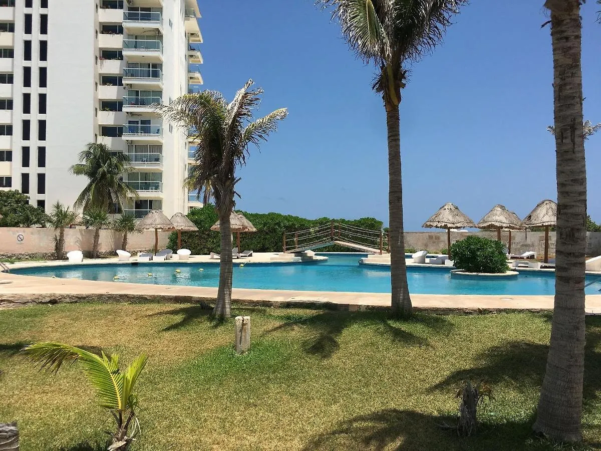 Beautiful Beach Front Pent House In Cancun!!!