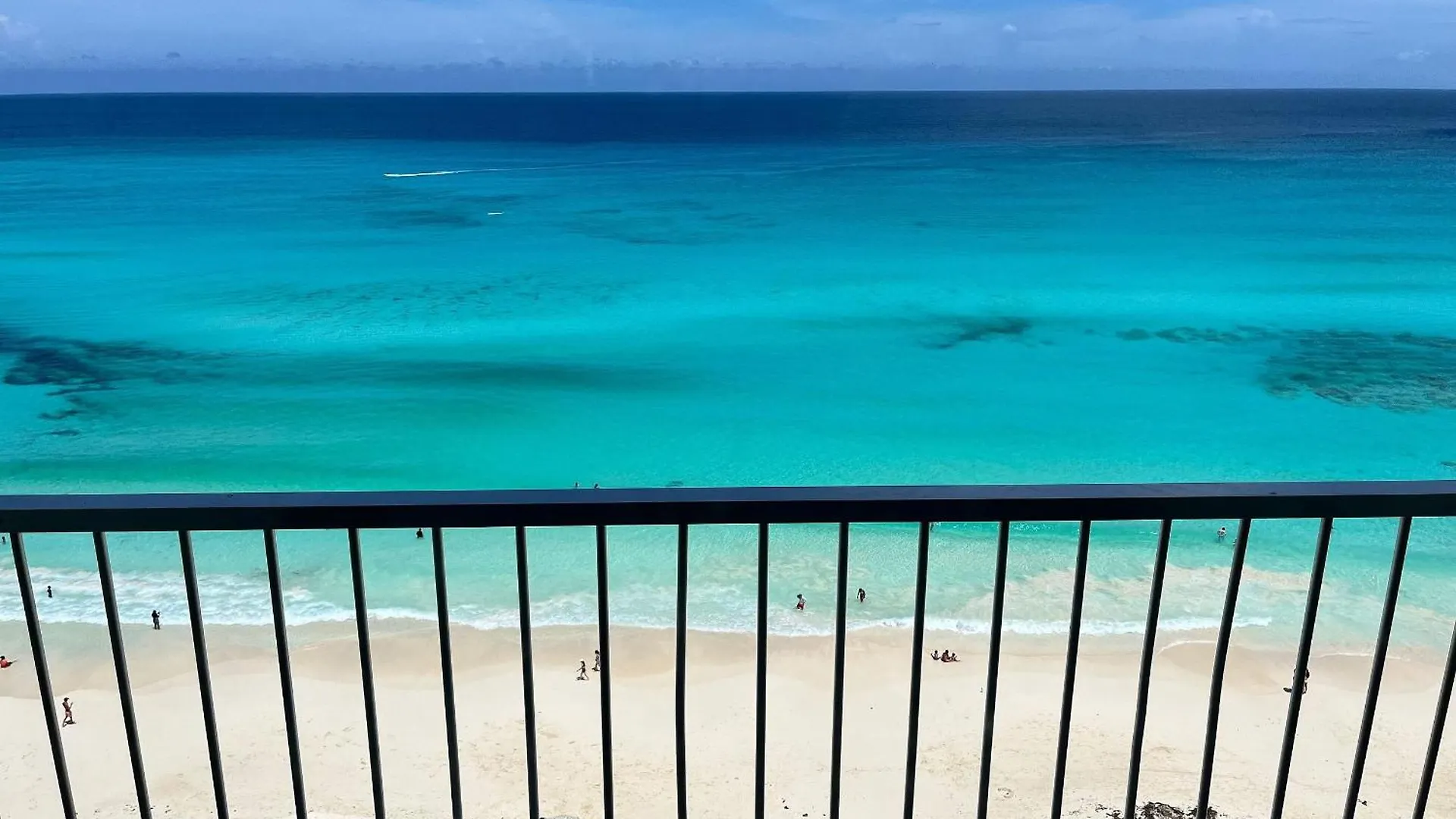 Beautiful Beach Front Pent House In Cancun!!! Mexiko