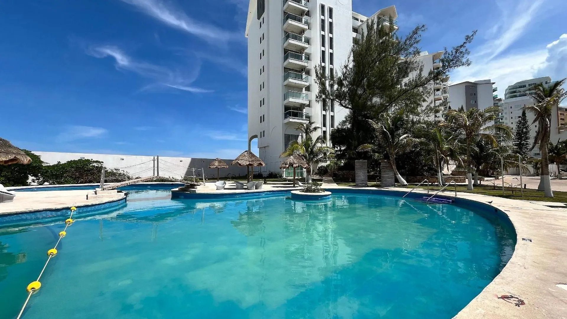 Beautiful Beach Front Pent House In Cancun!!! Mexiko