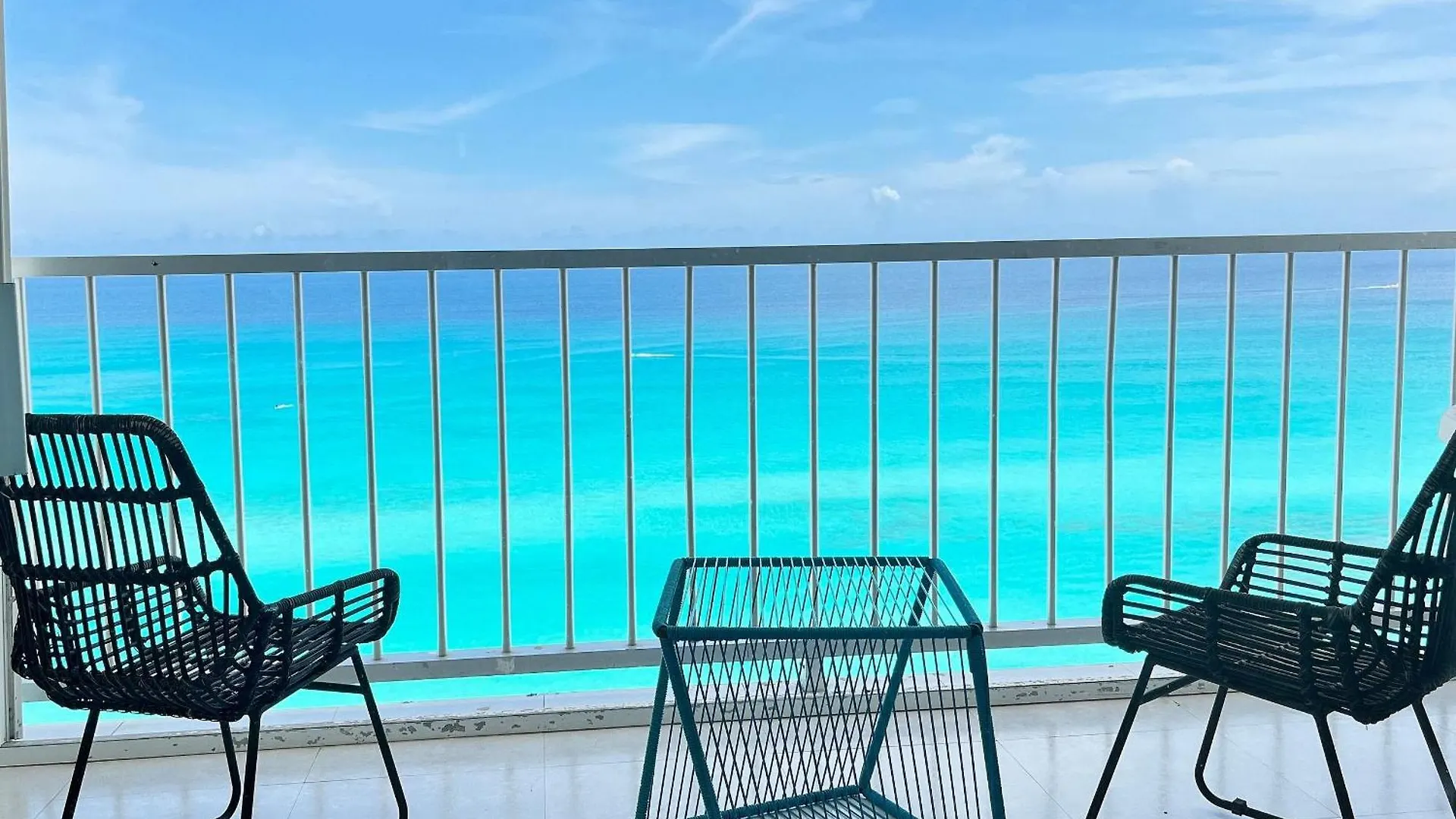 Beautiful Beach Front Pent House In Cancun!!! Lägenhet