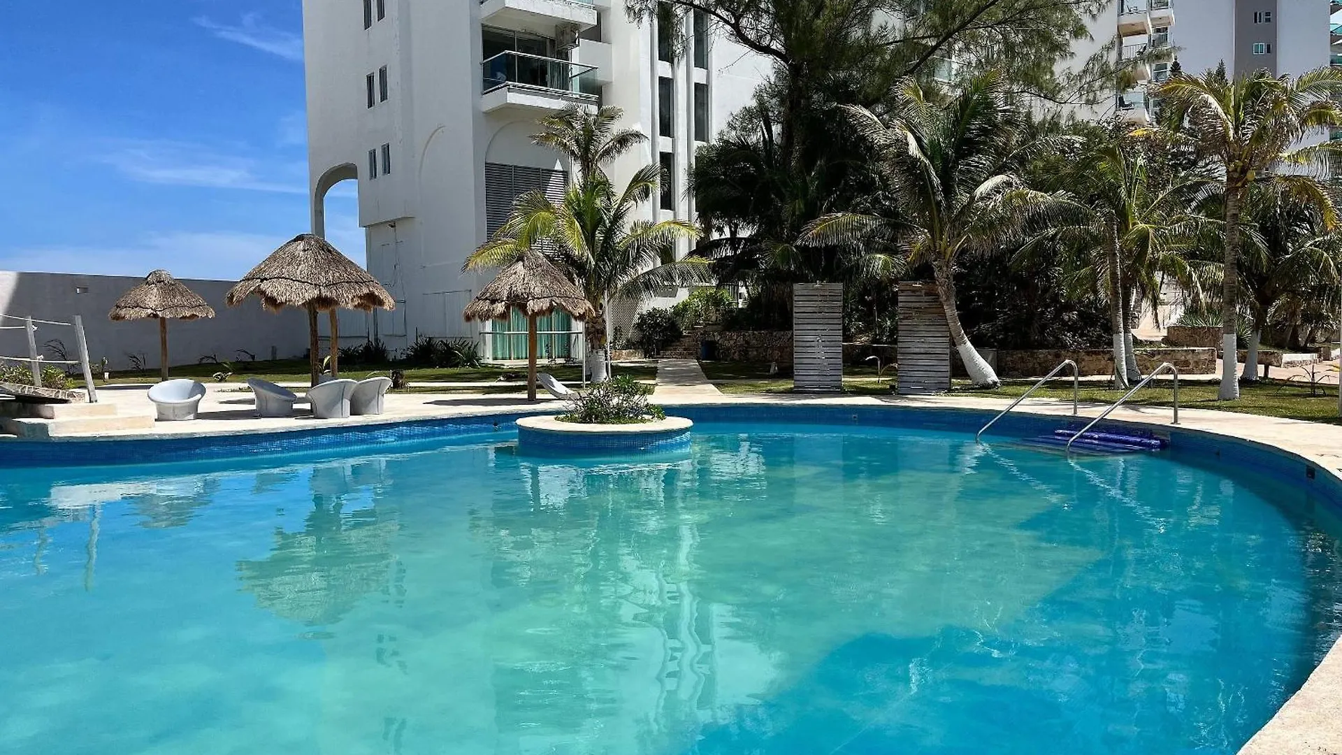 Lägenhet Beautiful Beach Front Pent House In Cancun!!!