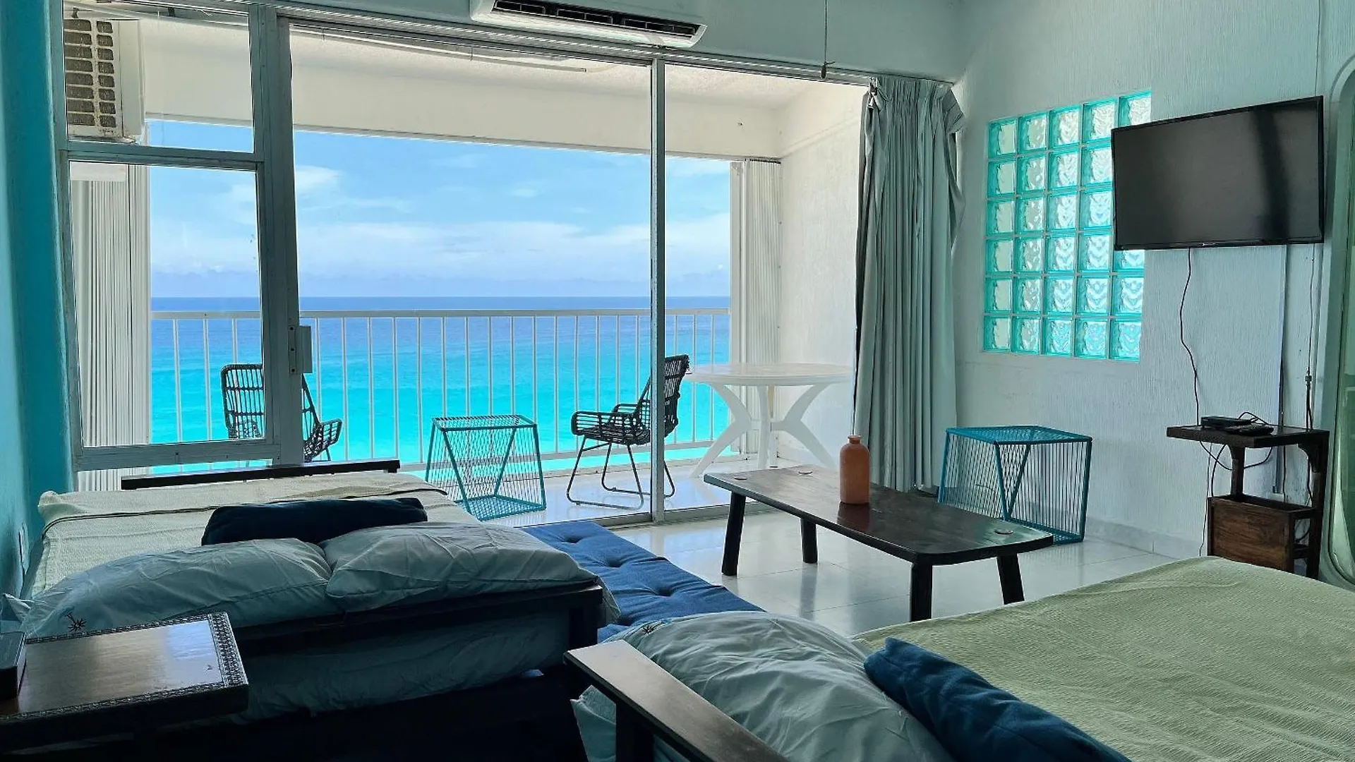 Beautiful Beach Front Pent House In Cancun!!! 0*,  Mexiko