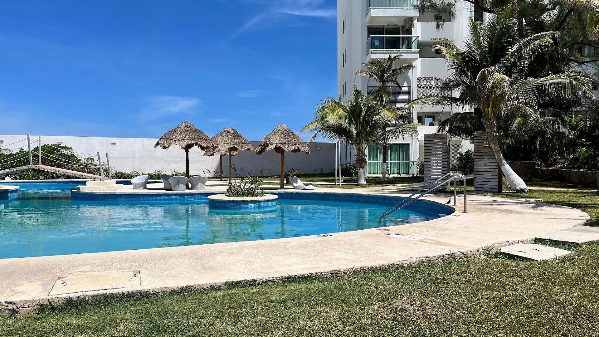 Beautiful Beach Front Pent House In Cancun!!! Lägenhet