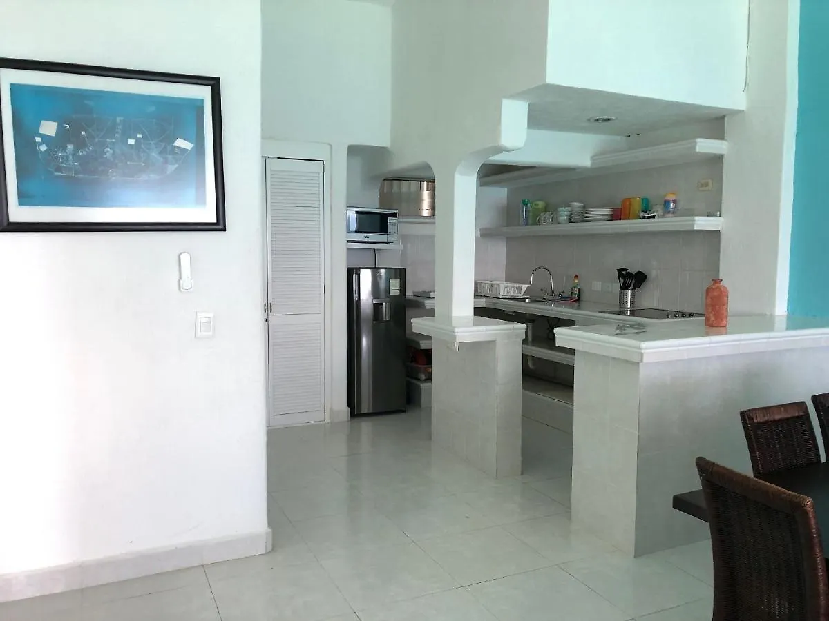Beautiful Beach Front Pent House In Cancun!!! 0*, Cancun Mexico
