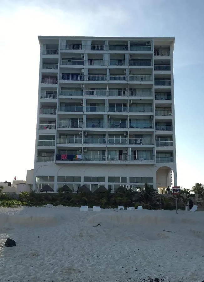 Beautiful Beach Front Pent House In Cancun!!! Messico