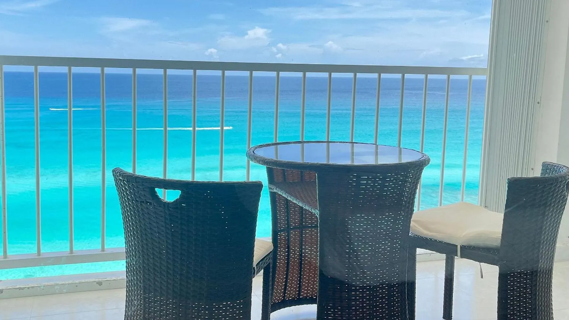 Beautiful Beach Front Pent House In Cancun!!! 0*,  Mexico