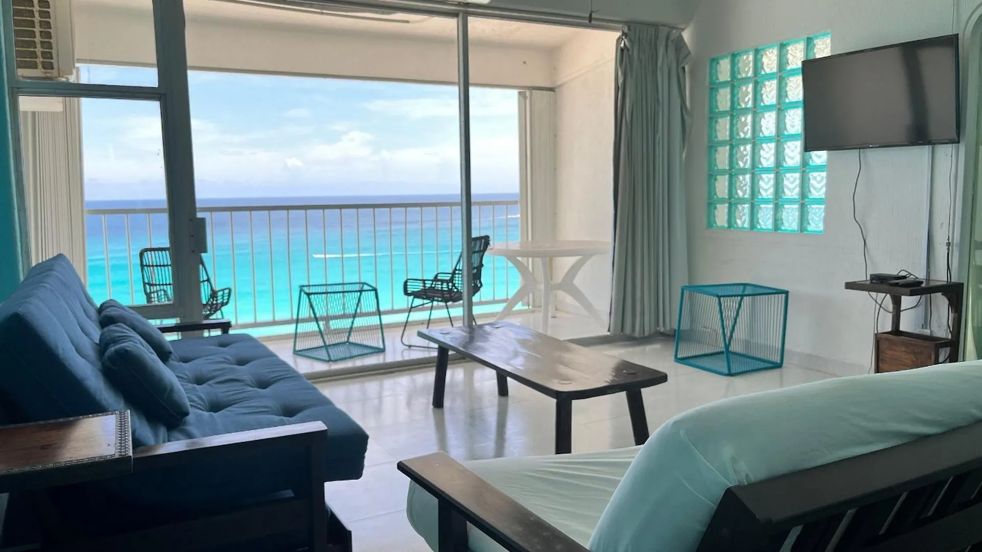 Beautiful Beach Front Pent House In Cancun!!! Lejlighed