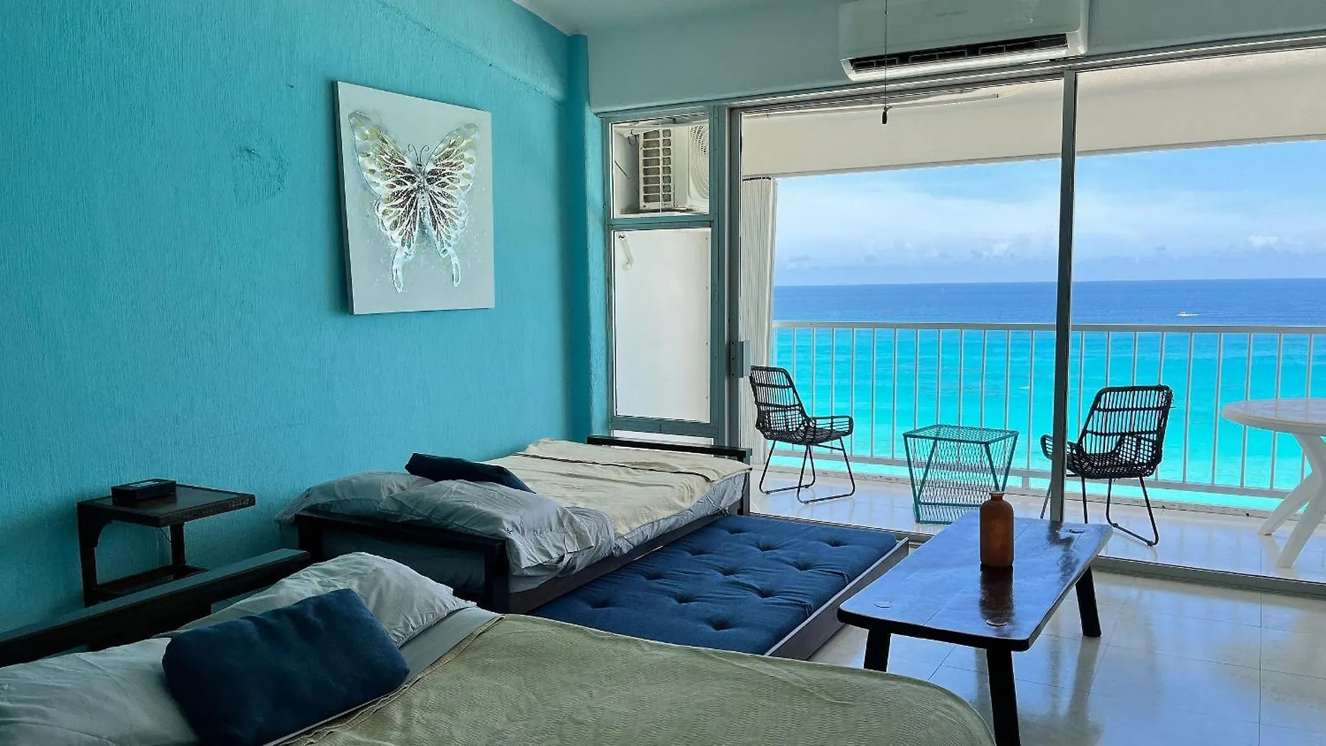 Beautiful Beach Front Pent House In Cancun!!! 0*,